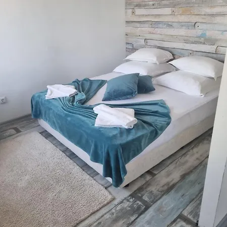 Elea Apartmanhotel
