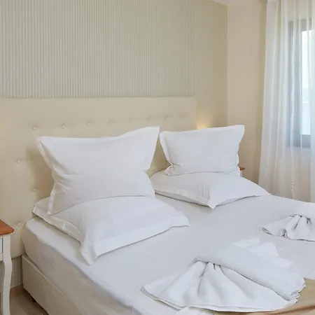 Elea Апарт-отель 4*